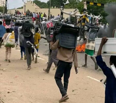 Looters(1)